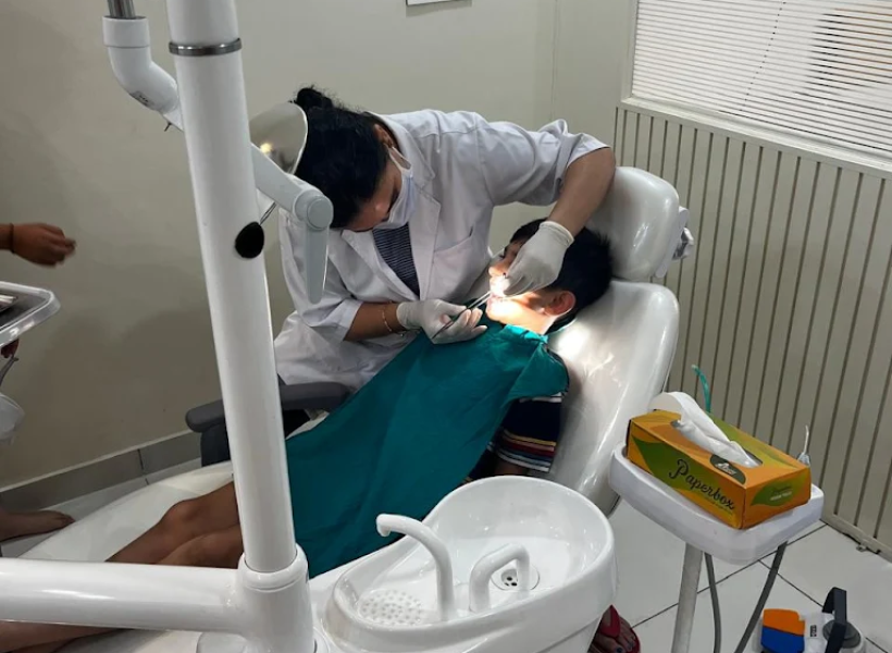 Pediatric dentist providing child dental care in Mohali